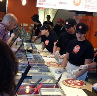 Blaze-pizza-line